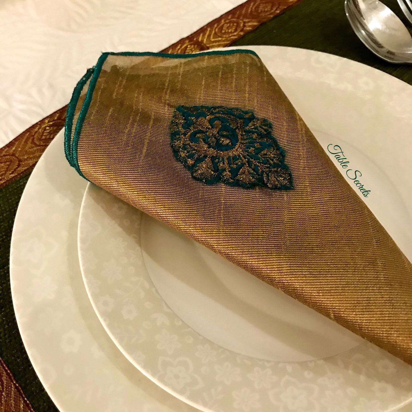 Velvet Appliquéd Green & Dull Gold Napkin (Set)