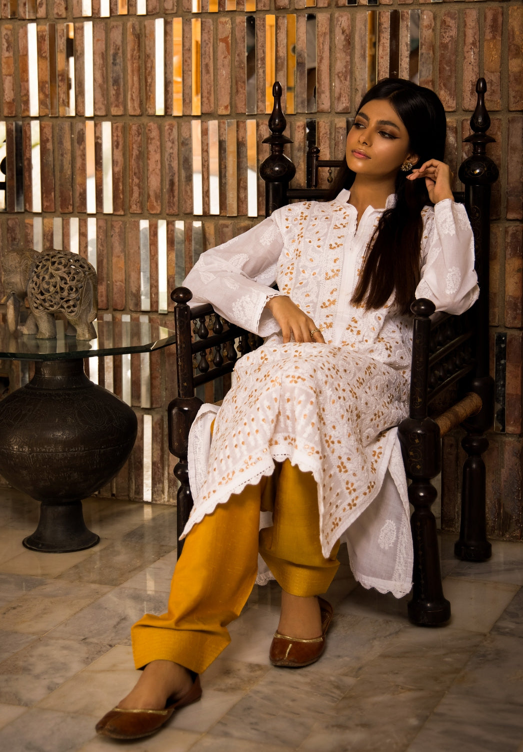 Aafrinish By Niazi Zooni Sheikh White Chikankari Kurta Hand Embroidery Vintage