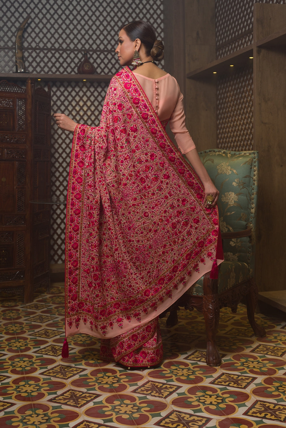 Aafrinish By Niazi Fouzia Aman Pink hand embroidered Kashida Kari Saree Old Havelli 